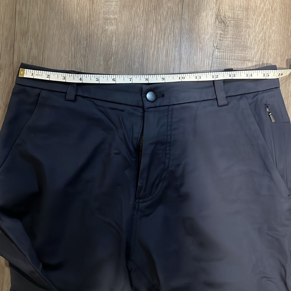 Lululemon Commission Pant Classic Fit in Navy (30) - Picture 8 of 11
